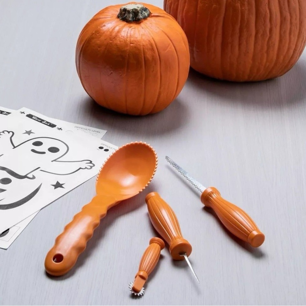 Hyde & EEK! 8 Stencils Pumpkin Carving Kit - 4 Tools - Picture 3 of 7